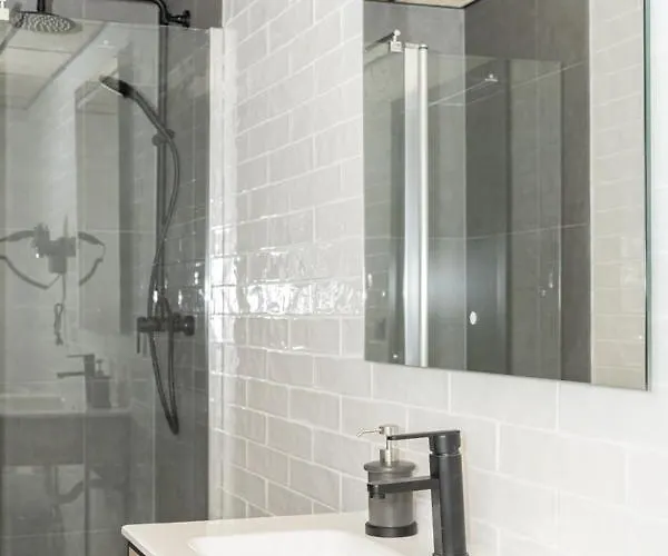 H30 Salces Self Check In Licencia Hbi01292 3* Bilbao