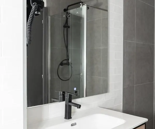 H30 Salces Self Check In Licencia Hbi01292 Guest house