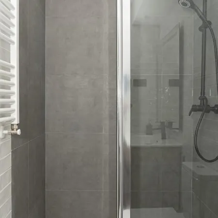 Guest house H30 Salces Self Check In Licencia Hbi01292 3*
